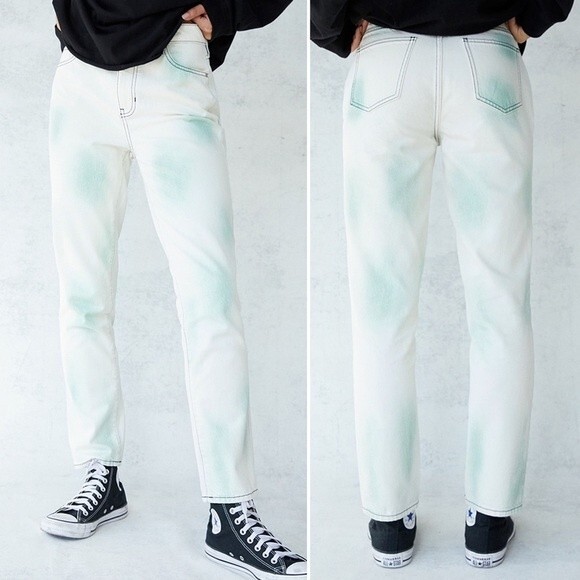 NWT PacSun Eco White & Green Mom Jeans Relaxed Fit Tapered Denim Size 29 | 8 NEW - Picture 1 of 13